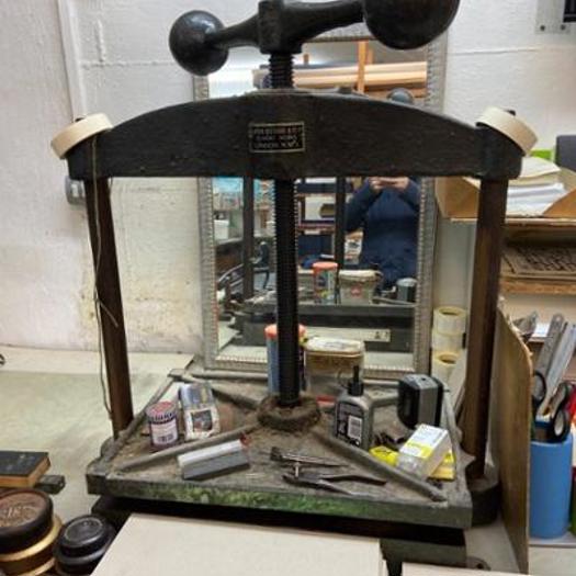 The Hampson Bettridge & Co benchtop nipping press